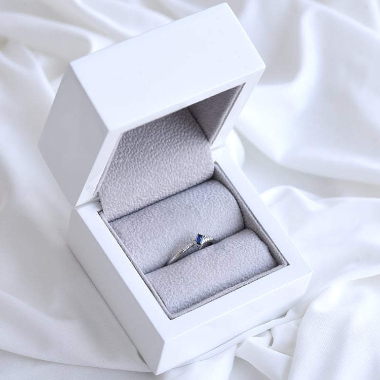 Ring mit Saphir und Diamanten Margareta 84810