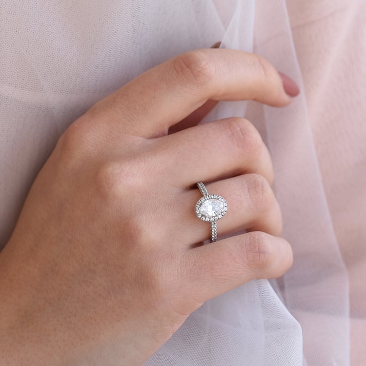 Weißgold Verlobungsring mit Oval-Schiff Diamanten 60933