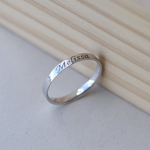 Goldring mit Diamant und Gravur Ihrer Wahl Lexis