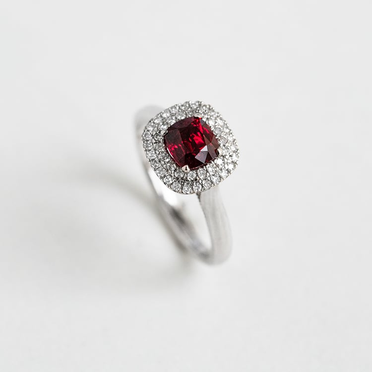 Luxuriöser Goldring mit Spinell und Diamanten Charmaine 144641