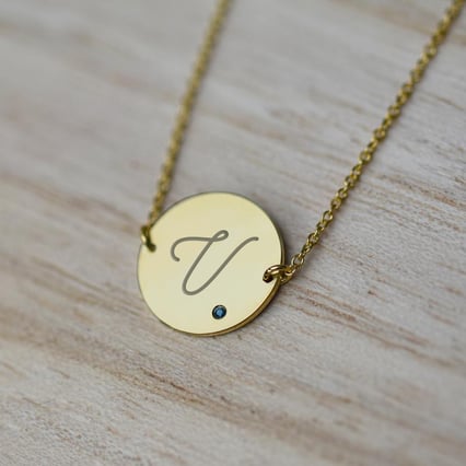 Goldenes Armband mit blauem Diamanten und Gravur Dian