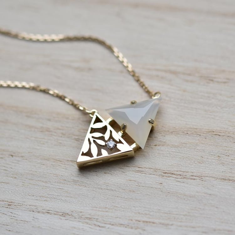 Goldene atypische Halskette mit Achat und Diamant Maud 43377