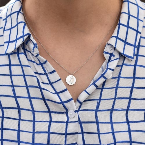 Platinanhänger mit blauem Diamanten und Gravur Cassius