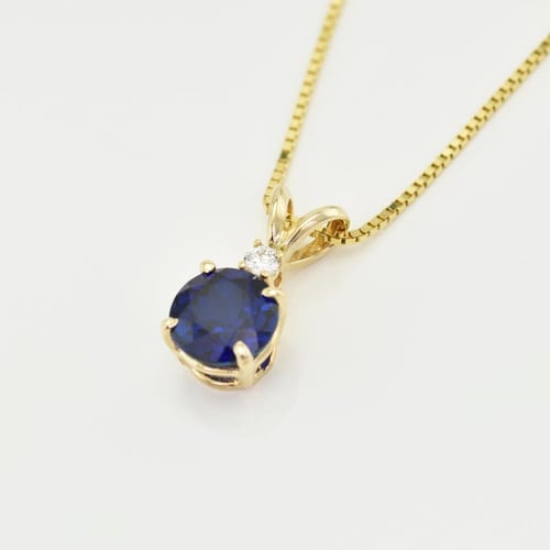 Saphir-Anhänger aus Gold mit Diamanten Emolyna