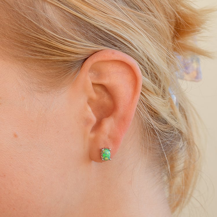 Silberne Ohrringe mit grünen Opalen Jula 132801