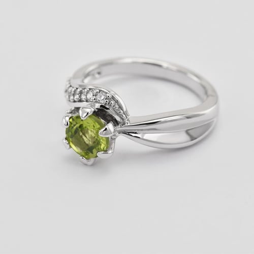 Silberring mit Olivin und Zirkonia Dea