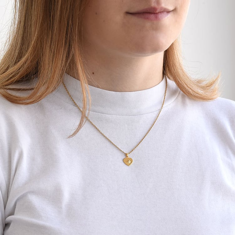 Goldene Kollektion in Herzform mit Diamanten Esmail 81645