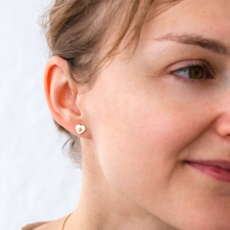 Silberne Ohrringe in Herzform mit Diamanten Petunia 120741