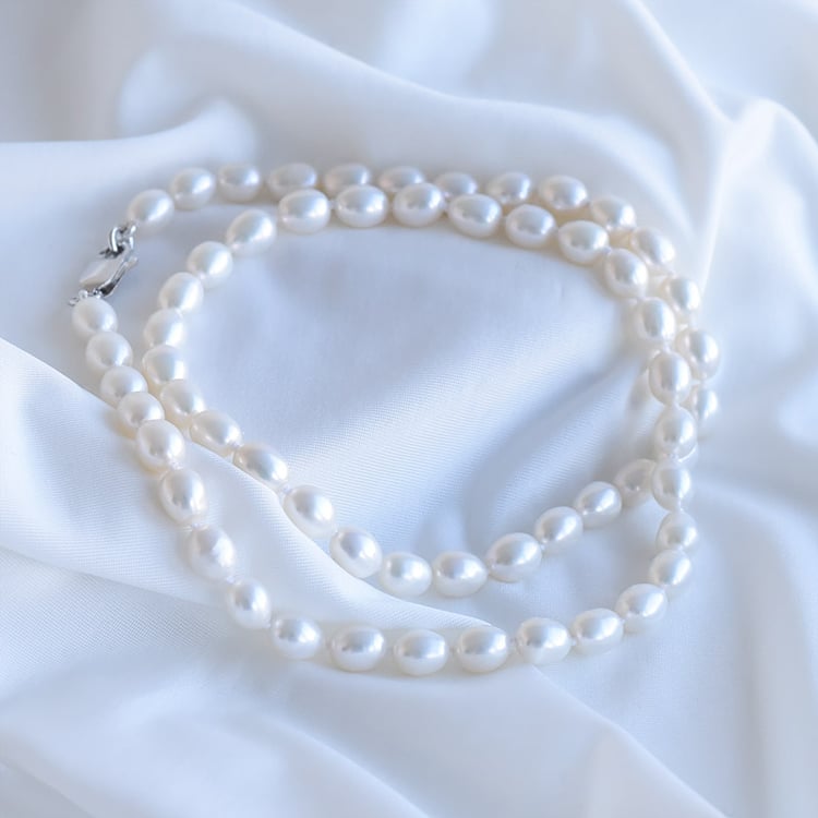 Silberne Perlenkette 92573