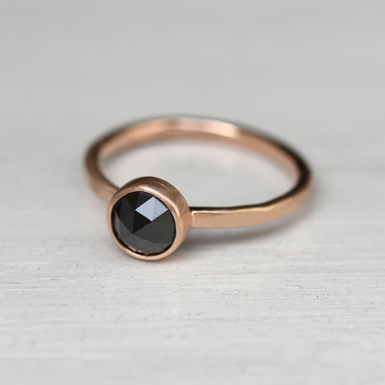 Goldring mit schwarzem Rosenschliff-Diamant Cleve 47855