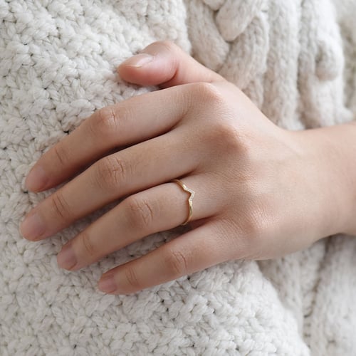 Goldring mit Diamanten aus Gold Suria
