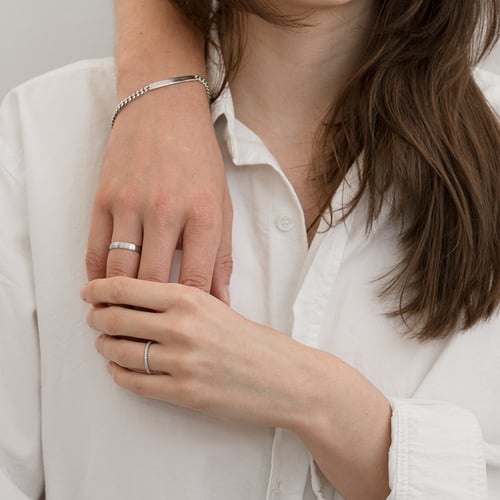 Trauringe aus Platin mit Memoryring und klassischem Ring Adva