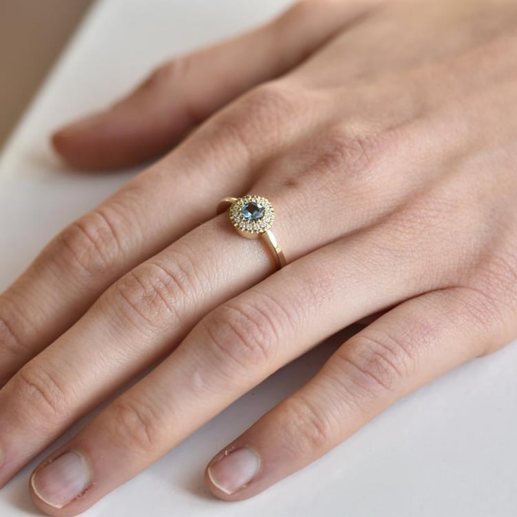 Goldener Verlobungsring mit Aquamarin Tafne 19634