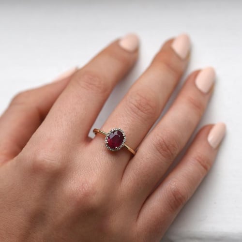 Goldring mit Rubin und Diamanten Arya