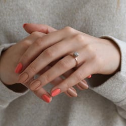 Goldener Ring mit Rohdiamant Nemy