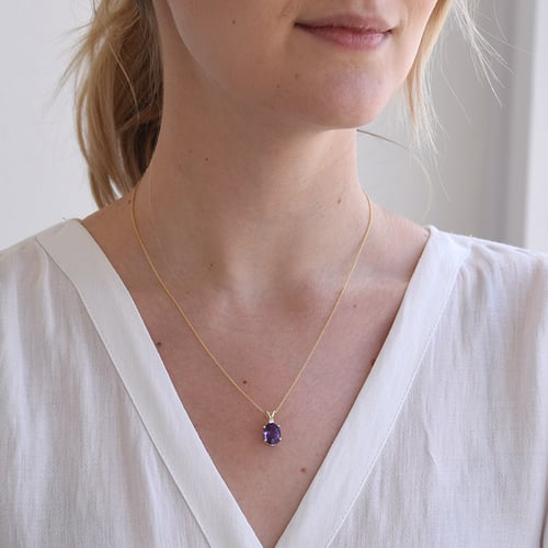 Goldener Anhänger mit 2.03ct Amethyst und Diamant Rafiah