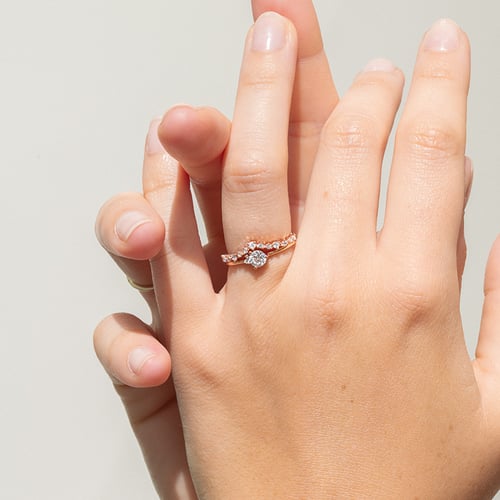 Eternityring in V-Form mit Diamanten Kenzie