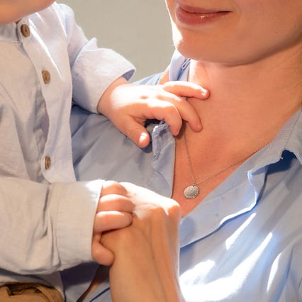 Silberner Anhänger mit Zitat und Diamant Janet