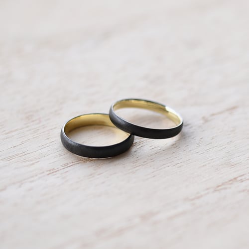 Unkonventionelle Eheringe Gold mit Ruthenium Apla