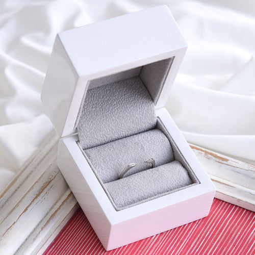 Atypischer Ring mit sechs Diamanten Aislinn