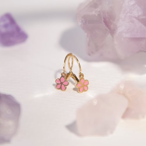 Goldene Kinderohrringe mit rosa Blumen Celia