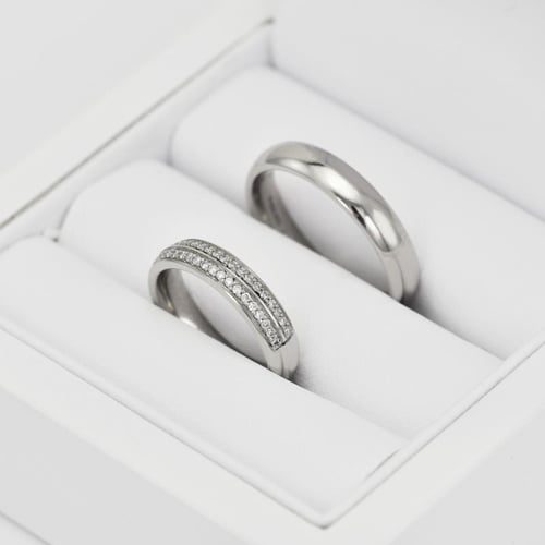 Schlichte Eheringe aus Gold mit Diamanten Sydell