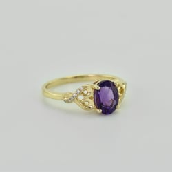 Goldener Amethystring mit Diamanten Alanyse