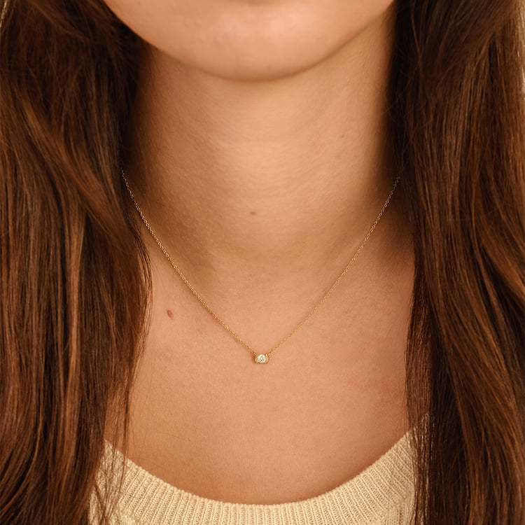 Minimalistischer silberner Anhänger mit einem Diamanten Gosta 162050