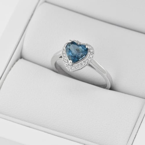 Goldring mit Topas in Hertform und Diamanten Connelly