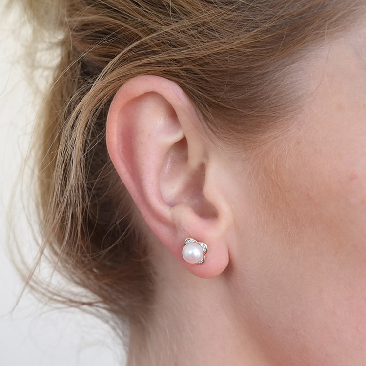 Goldenes Perlenset mit Diamanten in Blumenform Zahid 103558