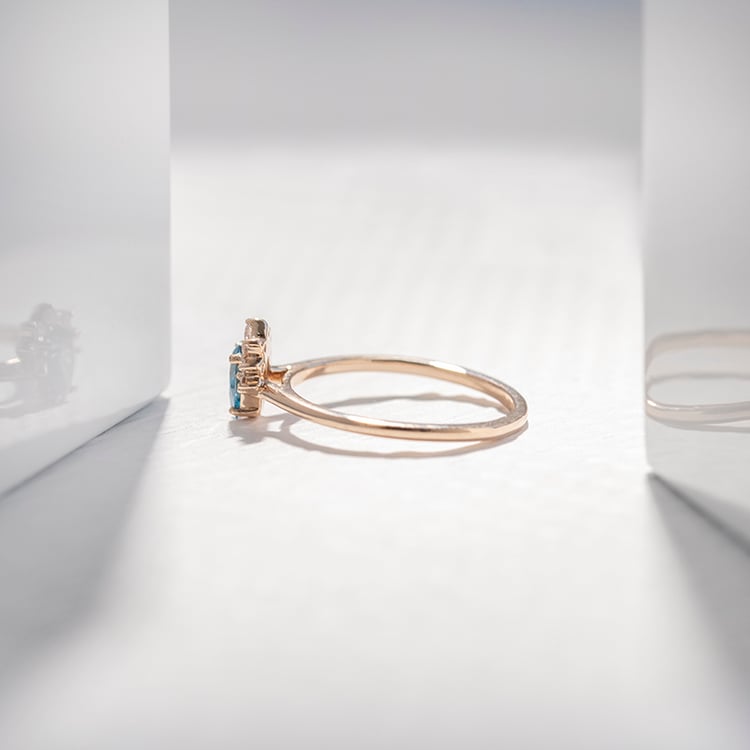 Verlobungsring mit einem IGI zertifizierten 0.30 ct blauen Lab Grown Diamanten Wilf 111364