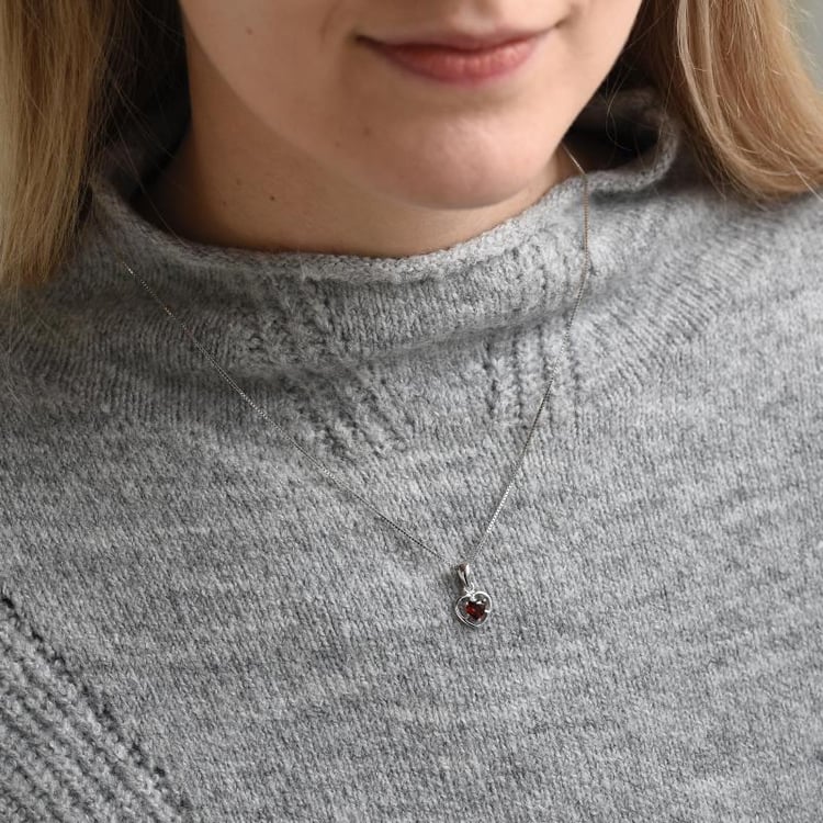 Halskette mit Granat 50284