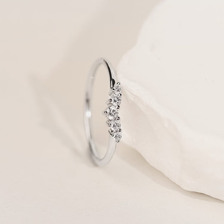 Ring in einer leichten V-Form mit Lab Grown Diamanten Myles 153784