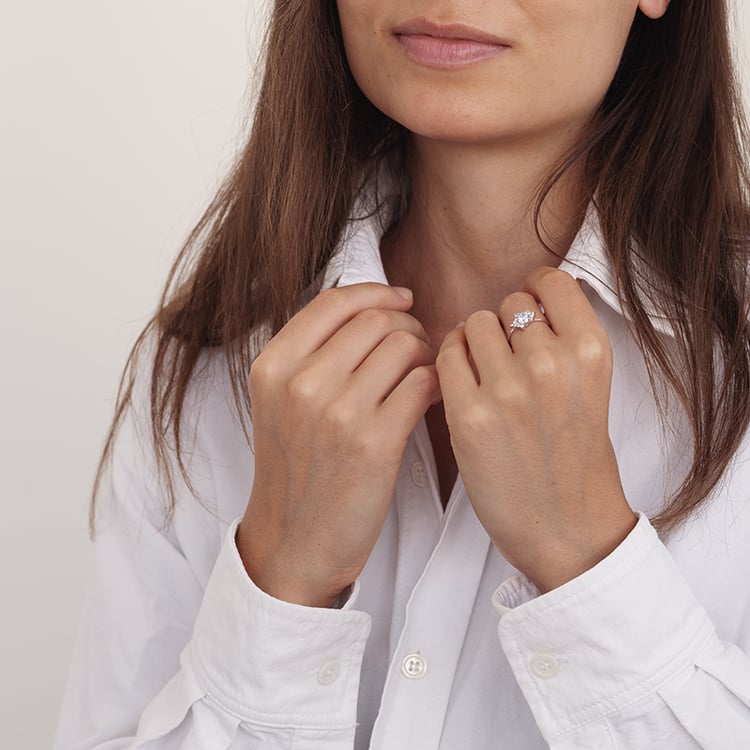 Unkonventioneller Cluster Verlobungsring mit Lab Grown Diamanten Talisha 129172