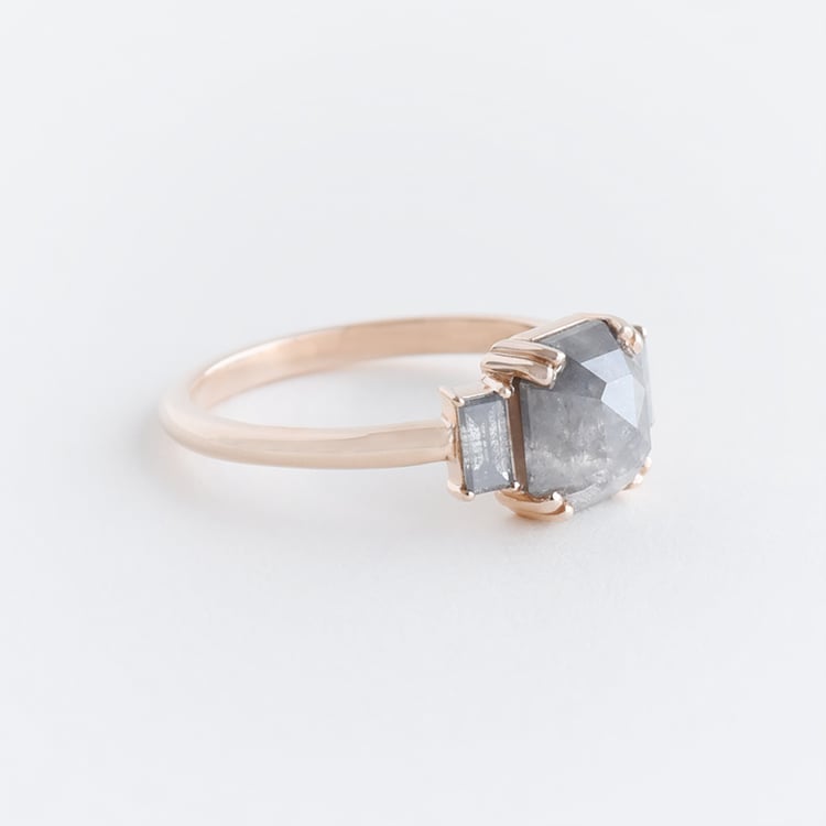 Goldener Ring mit Oktogon und Baguette Salt and Pepper Diamanten Veli 96389