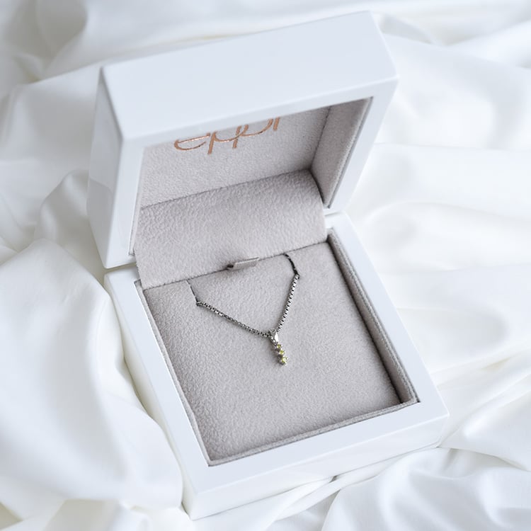 Zarter Anhänger mit gelben Diamanten Zusa 86230