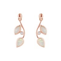 Ohrstecker mit Opalen in Blattform und Diamanten Corbett