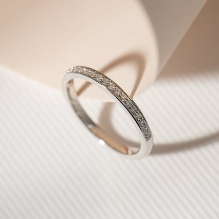 Eternity Ring in Platin mit 1.25mm Diamanten Mewya