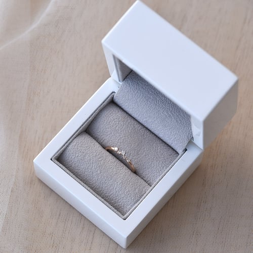 Goldener Verlobungsring mit Diamanten Blanka