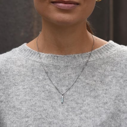 Silberner Anhänger mit Apatit Freesia