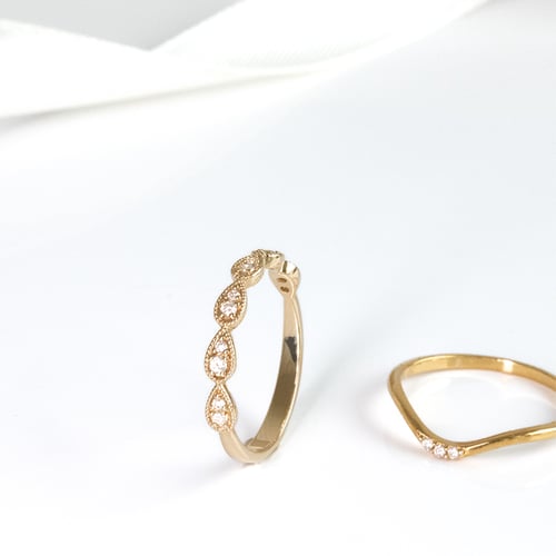 Eheringe aus einem Vintage-Ring mit Lab Grown Diamanten und einem Komfort-Ring Lacy