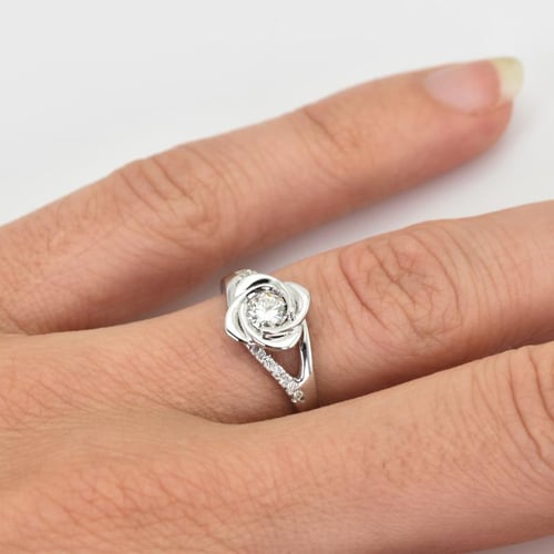 Verlobungsring in Rosenform mit Diamanten Xalor