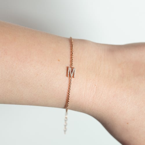 Silbernes Armband mit einem Buchstaben und Lab Grown Diamanten Annika