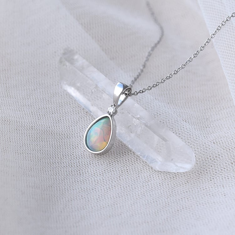 Zauberhafte goldene Halskette mit Opal-Tropfen und Diamant Ninon 67371