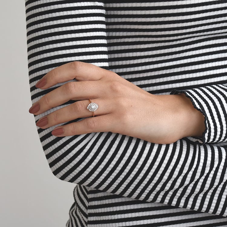 Einzigartiger Verlobungsring aus Gold mit Moissanit und lab-grown Diamanten Deizy 69916