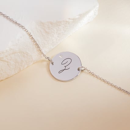 Armband aus Platin mit Diamant und Buchstabengravur Dian
