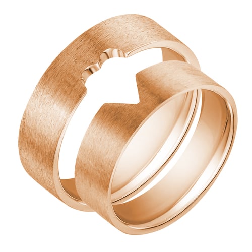 Goldene Eheringe mit Herz Balew