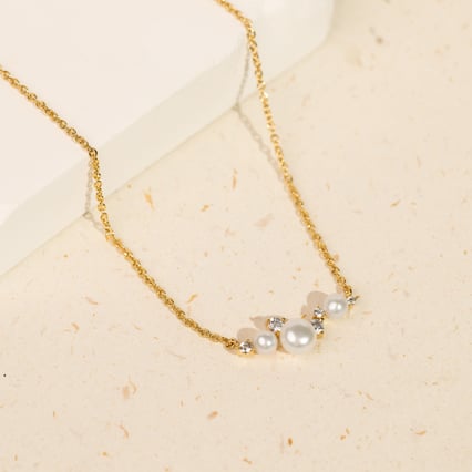 Silberner Perlenanhänger mit weißen Topasen Tahira