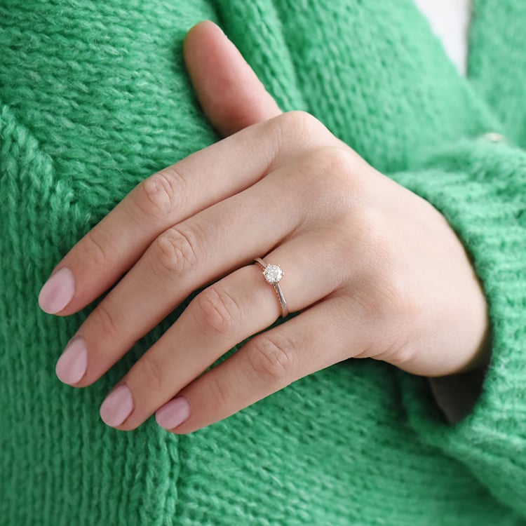 Romantischer Verlobungsring mit Moissanit Ricky 91006