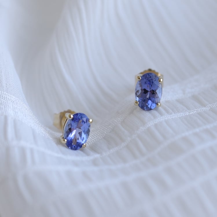 Goldene Kollektion mit Tansaniten und Diamanten Kezef 64299